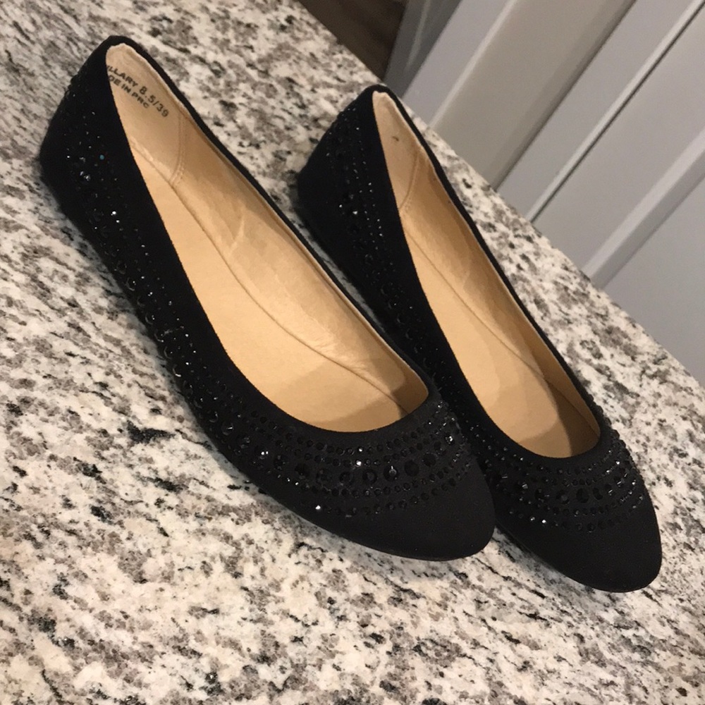 Like new black flats!!! 😍